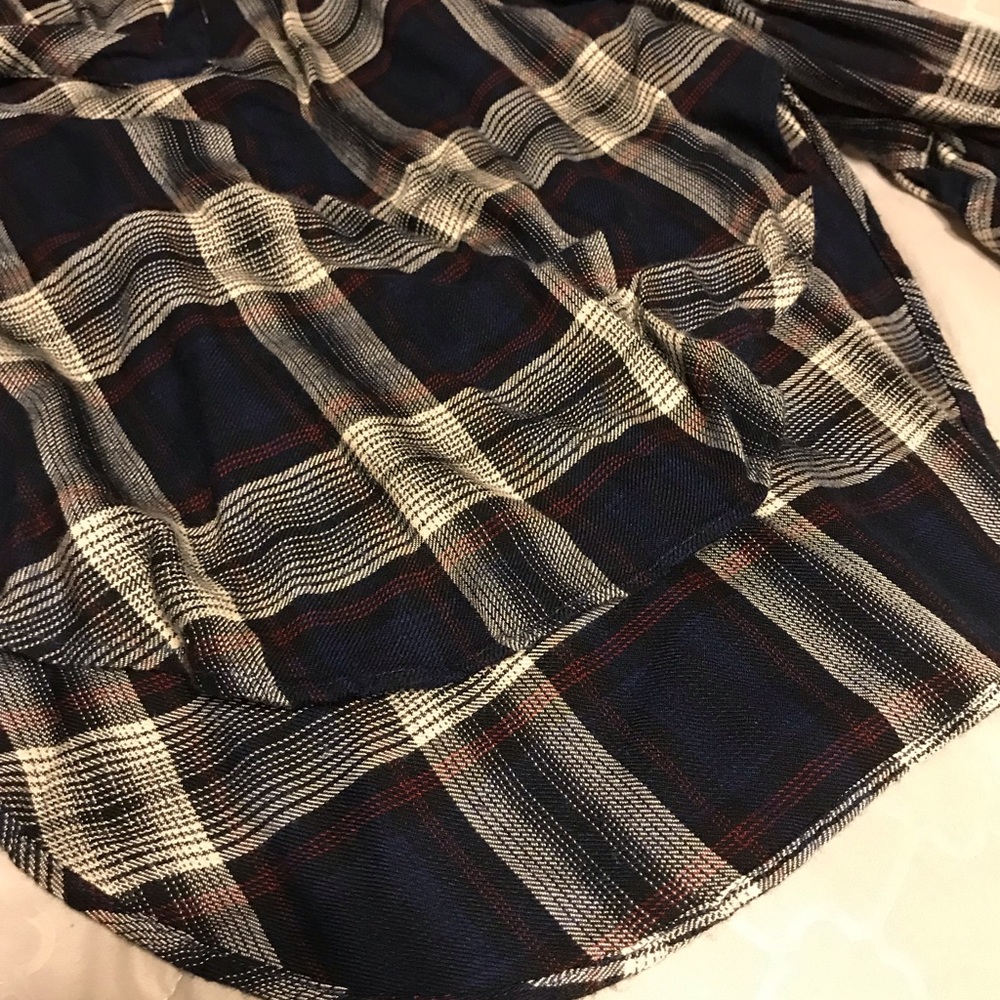 Fun “Miss Daisy” plaid flannel in great condition